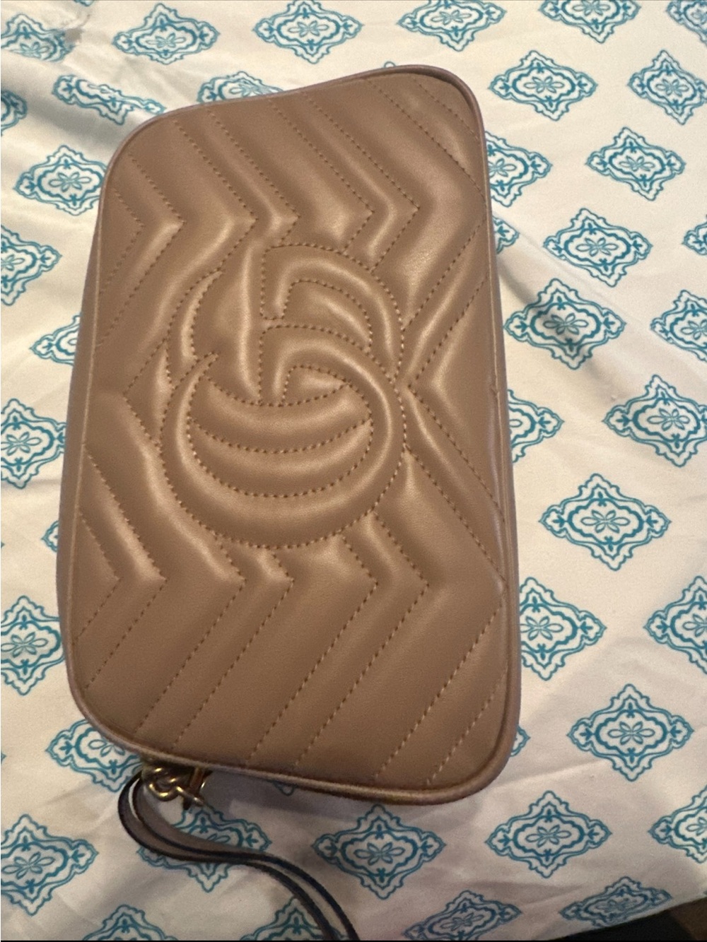 Gucci Beige Quilted GG Marmont Crossbody Bag with Gold Hardware - Picture 3 of 5